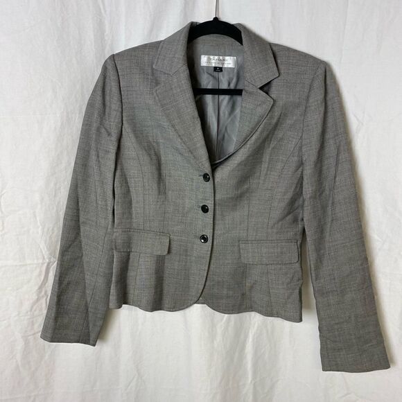 TAHARI -Lightweight Career Blazer - Picture 3 of 6